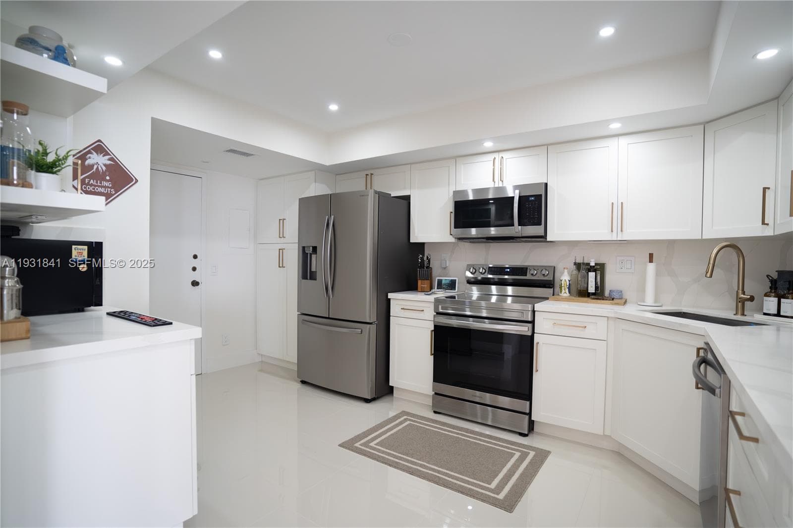 BAYVIEW TOWERS CONDO SOUT · #C1502 in North Miami - Photo 12