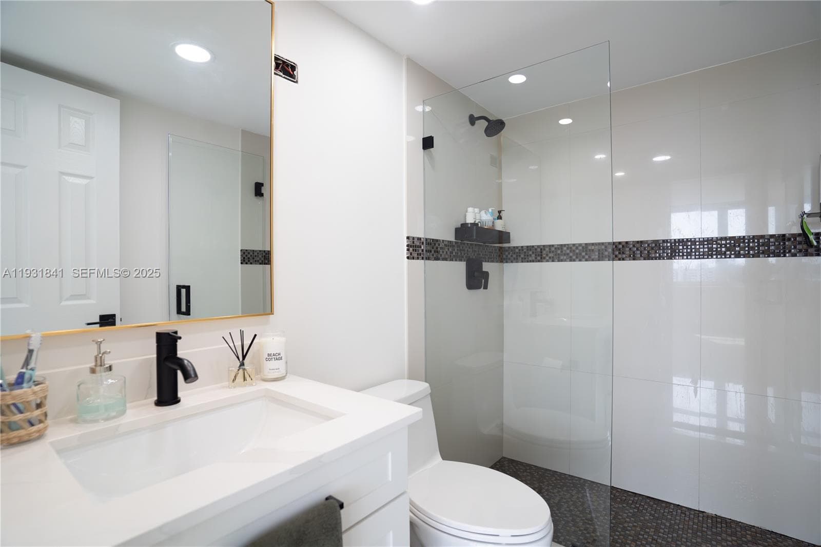 BAYVIEW TOWERS CONDO SOUT · #C1502 in North Miami - Photo 18
