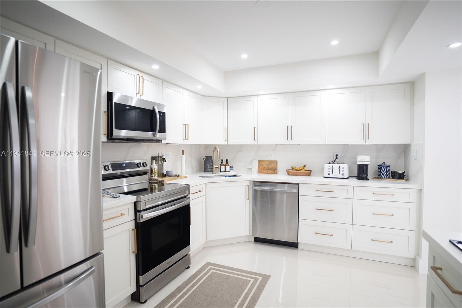 BAYVIEW TOWERS CONDO SOUT · #C1502 in North Miami - Photo 11