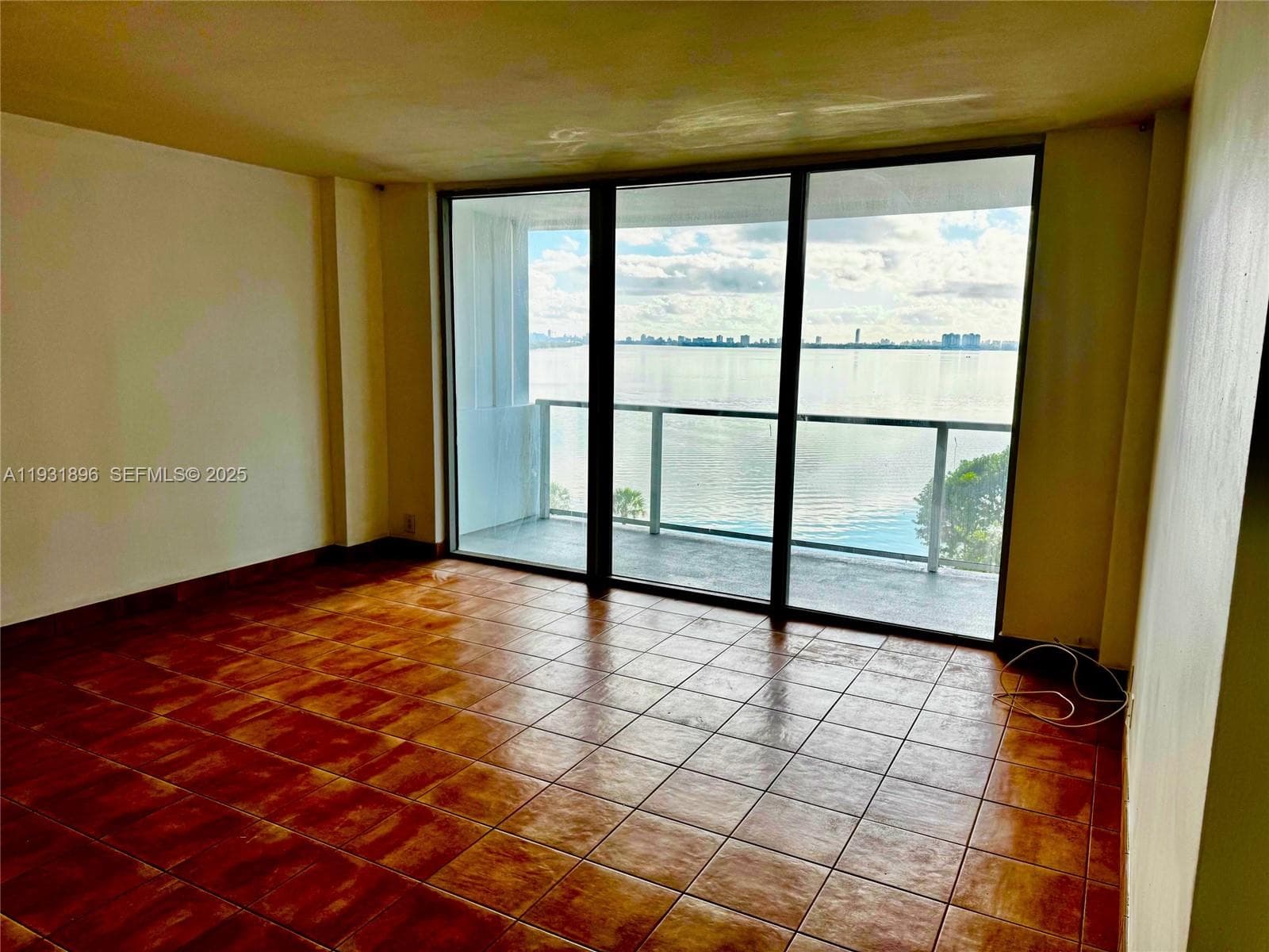BAY PARK TOWERS CONDO · #805 in Miami - Photo 2