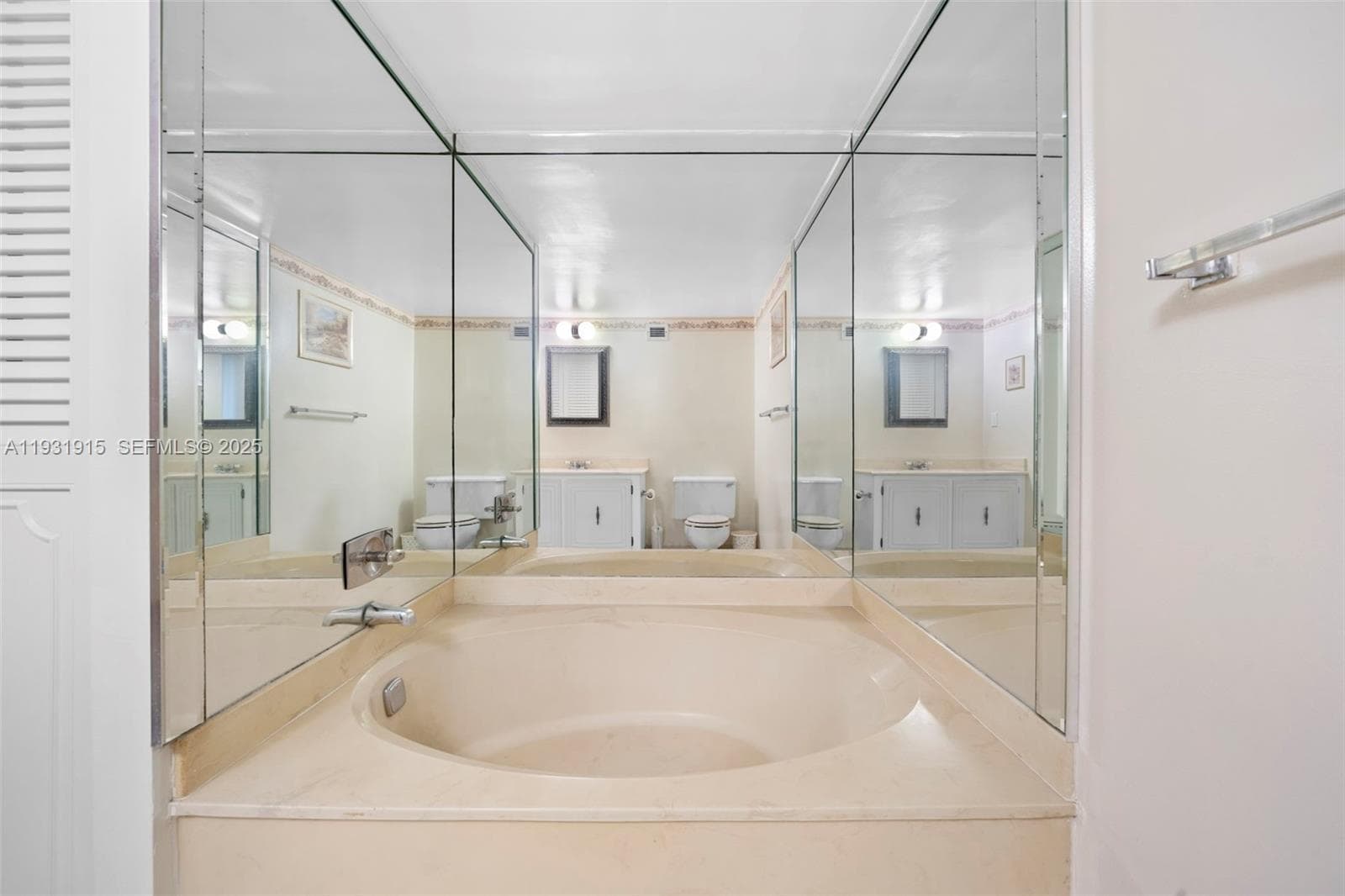 OCEANVIEW PARK CONDO · #828 in Hallandale Beach - Photo 17