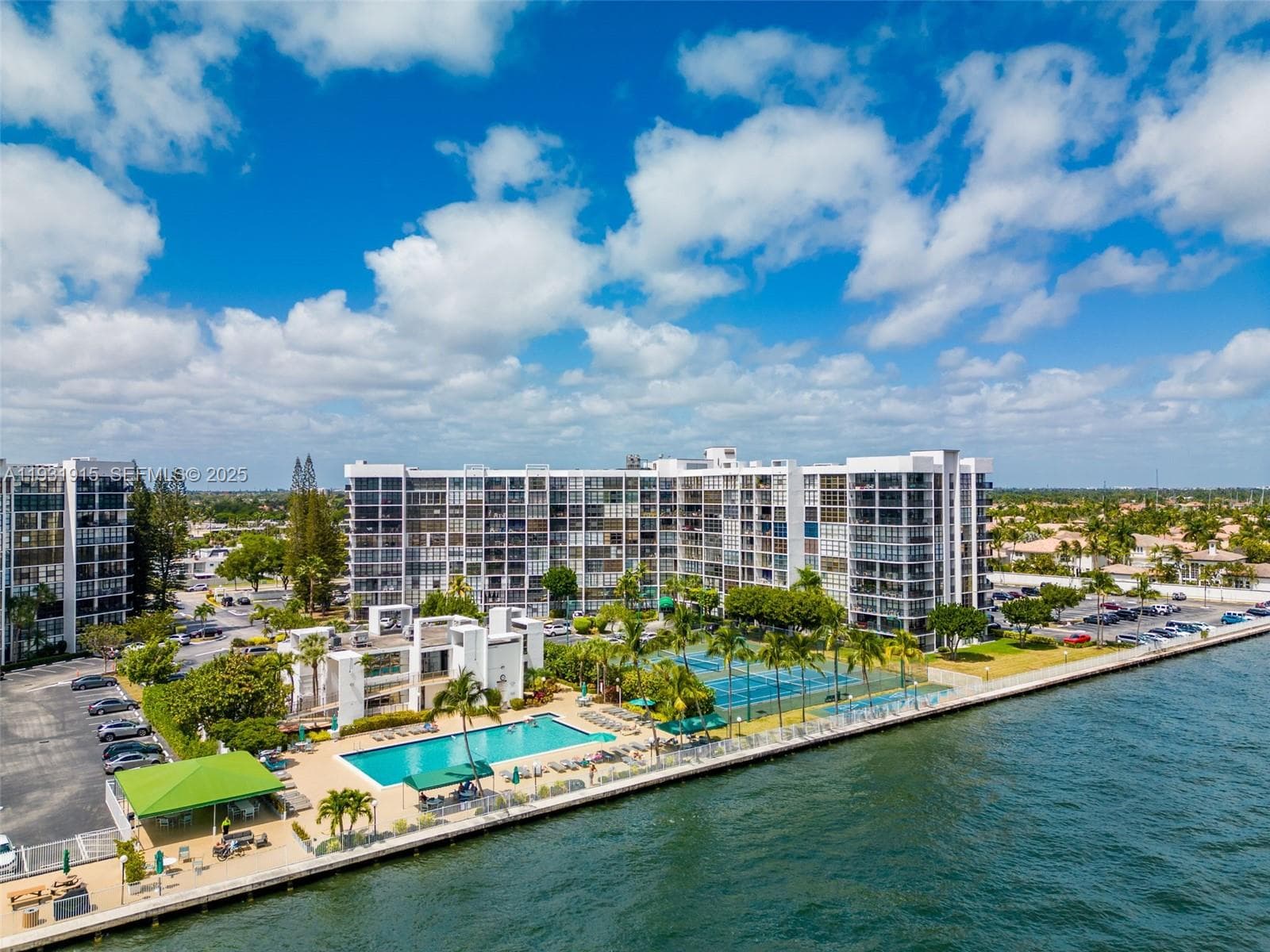 OCEANVIEW PARK CONDO · #828 in Hallandale Beach - Photo 24
