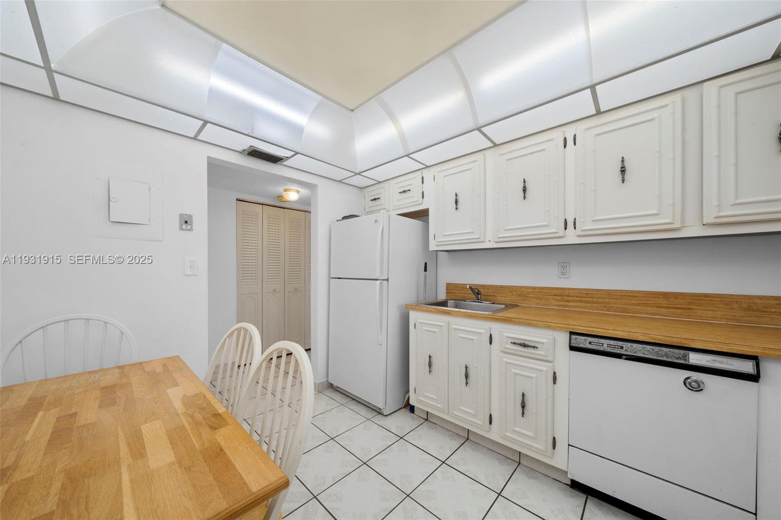 OCEANVIEW PARK CONDO · #828 in Hallandale Beach - Photo 15