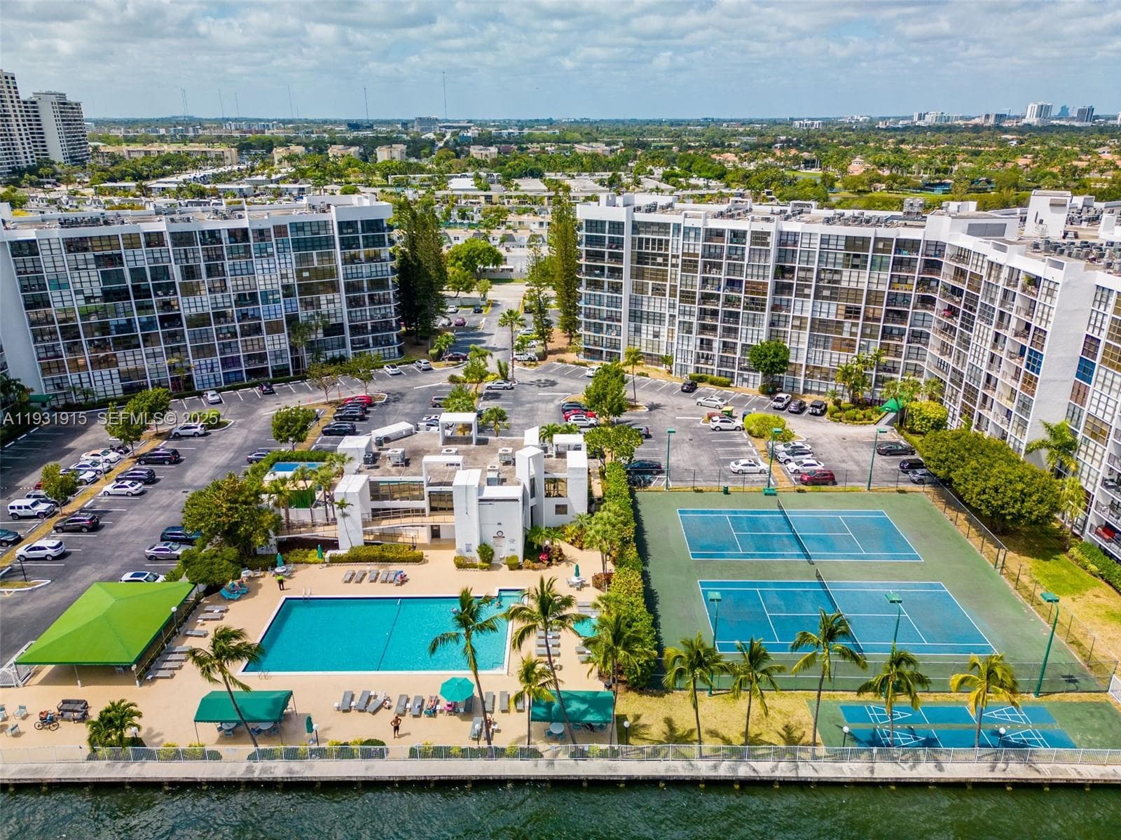 OCEANVIEW PARK CONDO · #828 in Hallandale Beach - Photo 25