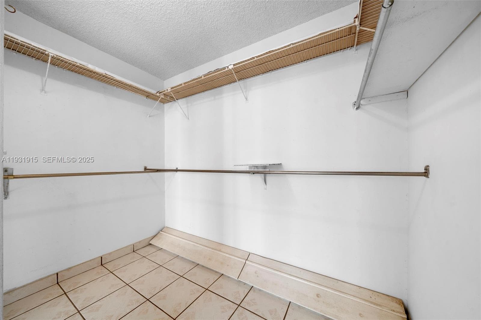 OCEANVIEW PARK CONDO · #828 in Hallandale Beach - Photo 21