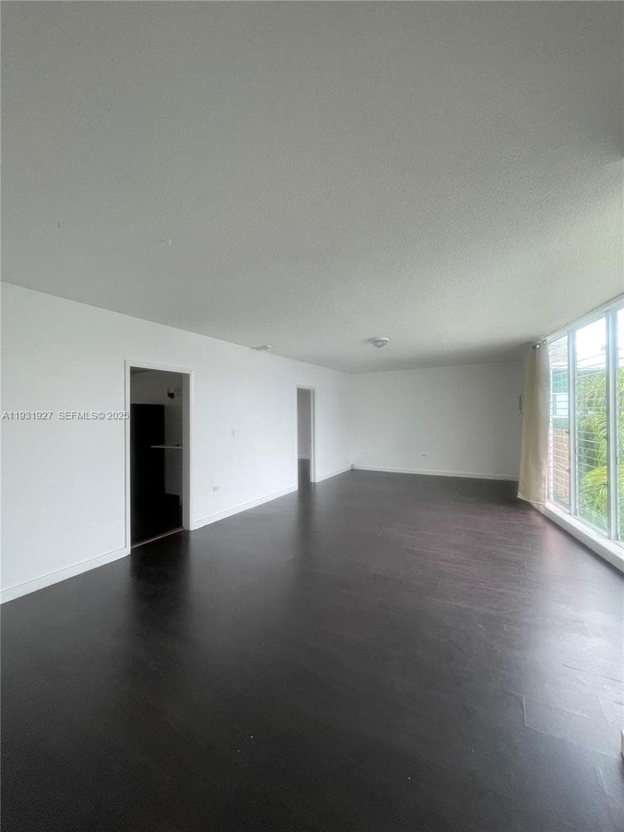 BROWNSTONE CO-OP APTS INC · #202 in Bal Harbour - Photo 8