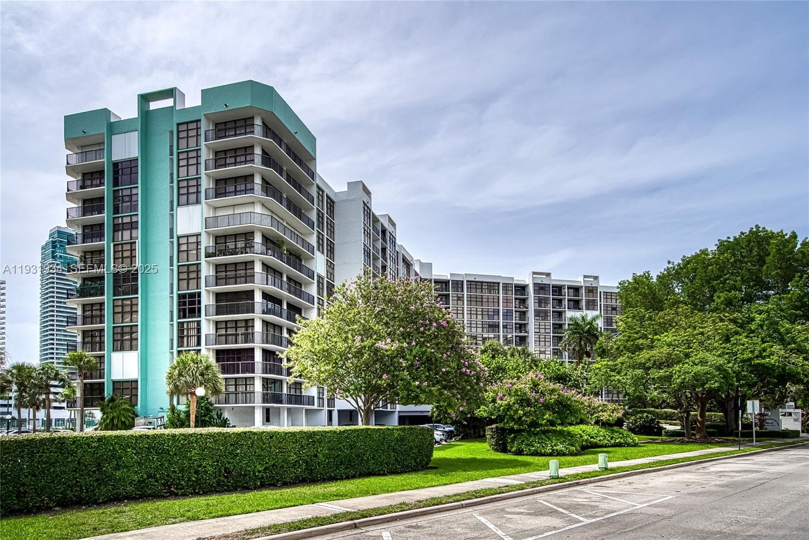 TOWERS OF OCEANVIEW EAST · #305 in Hallandale Beach - Photo 41
