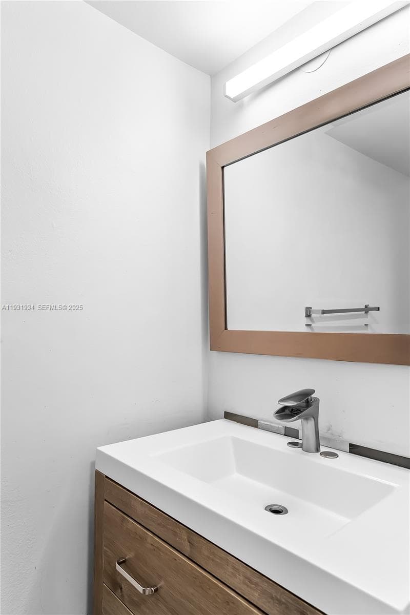 TOWERS OF OCEANVIEW EAST · #305 in Hallandale Beach - Photo 19