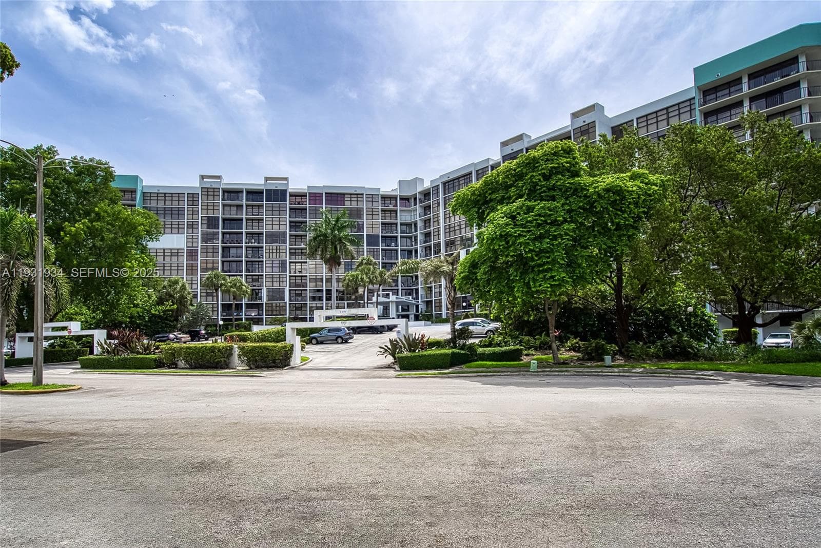 TOWERS OF OCEANVIEW EAST · #305 in Hallandale Beach - Photo 40