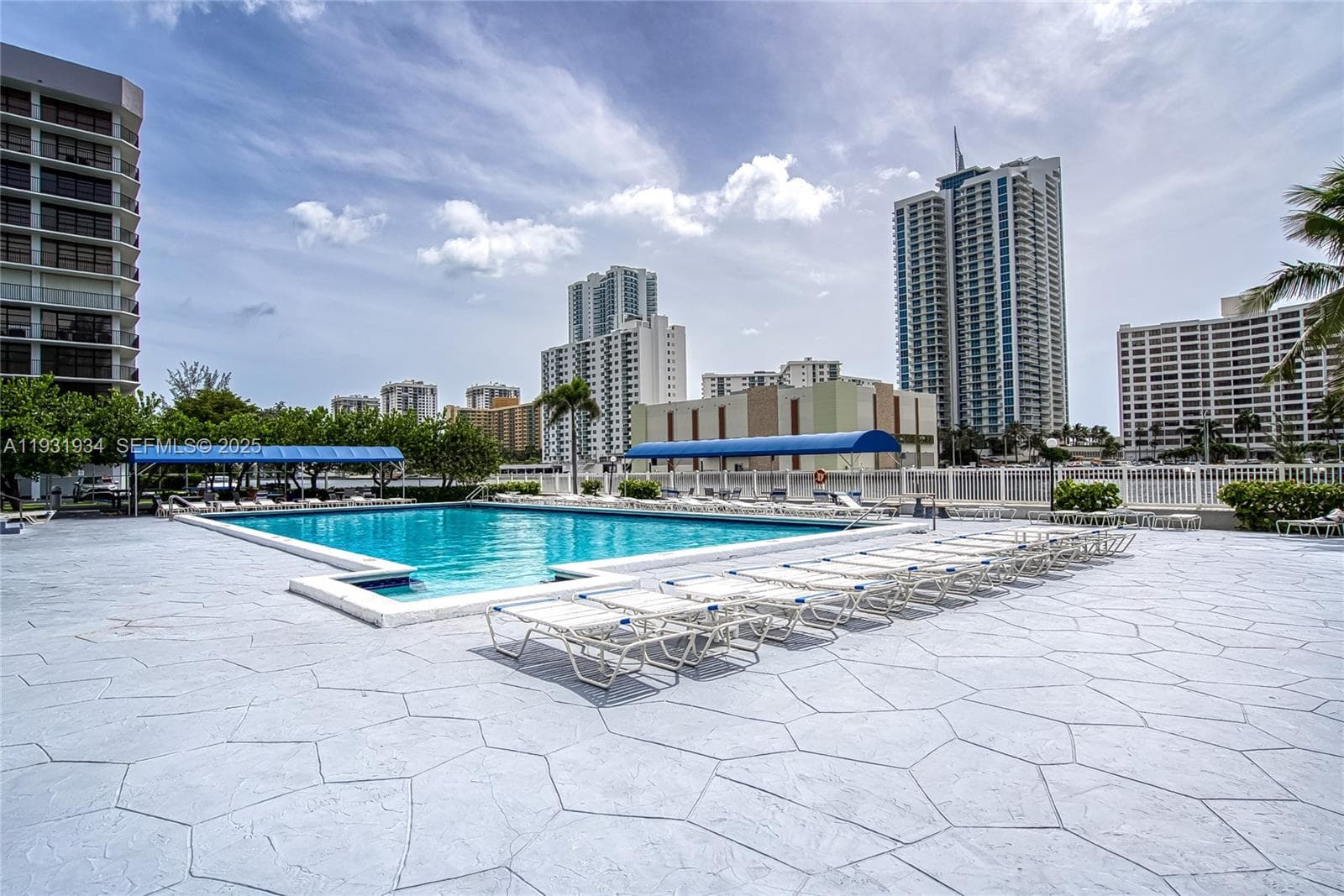 TOWERS OF OCEANVIEW EAST · #305 in Hallandale Beach - Photo 31