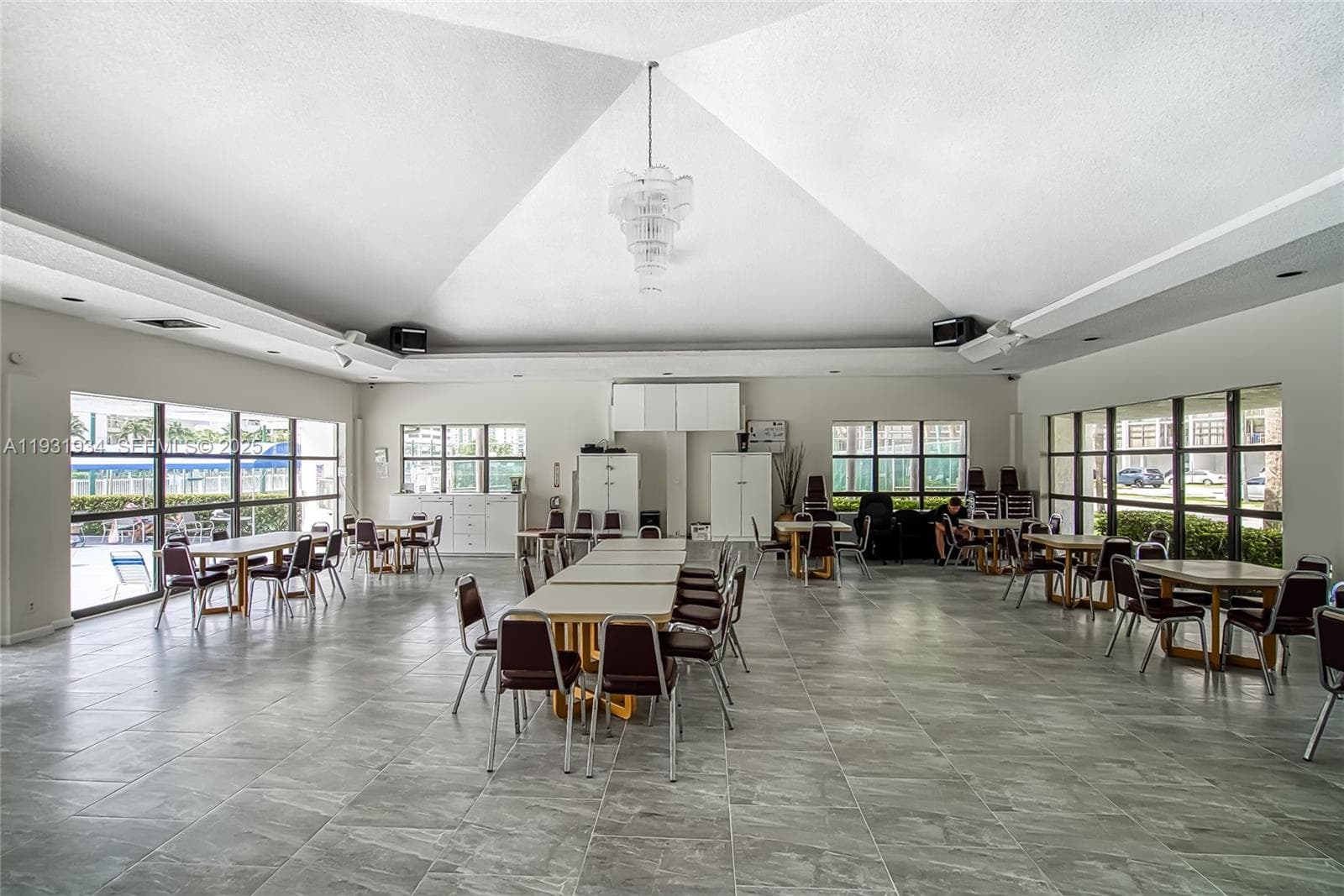 TOWERS OF OCEANVIEW EAST · #305 in Hallandale Beach - Photo 39