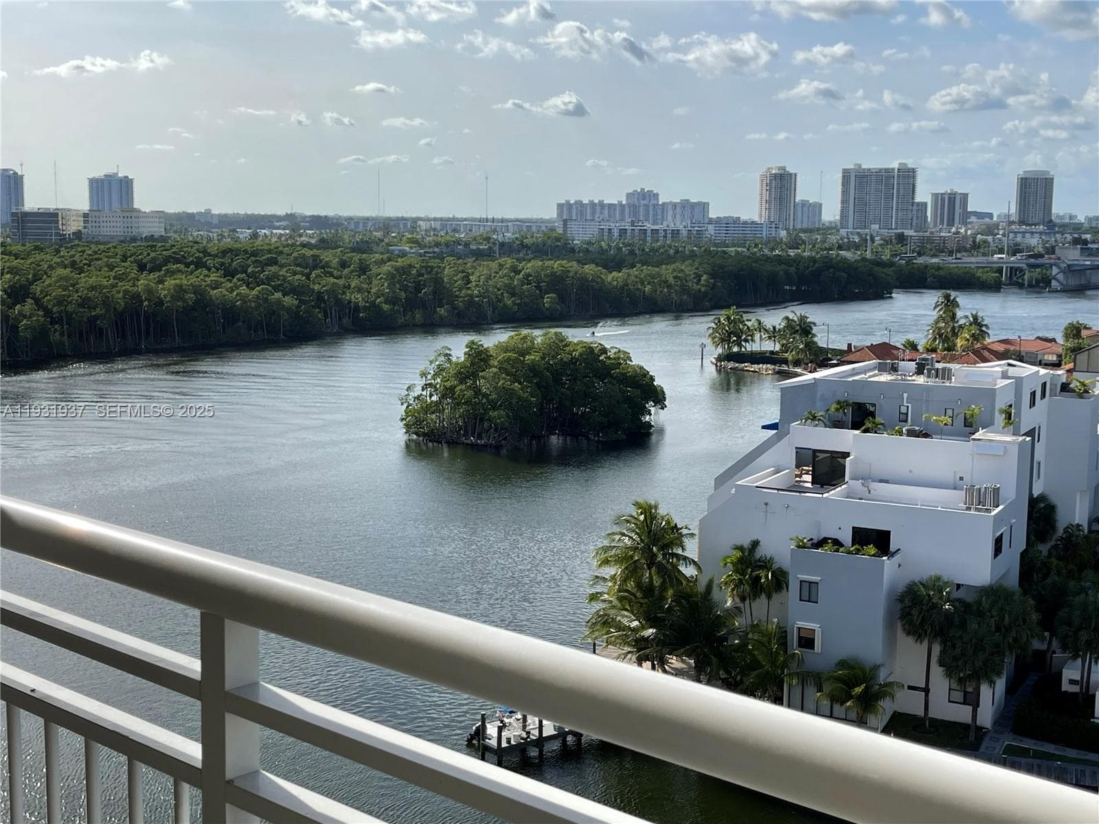 COASTAL TOWERS CONDO · #1131 in Sunny Isles Beach - Photo 6