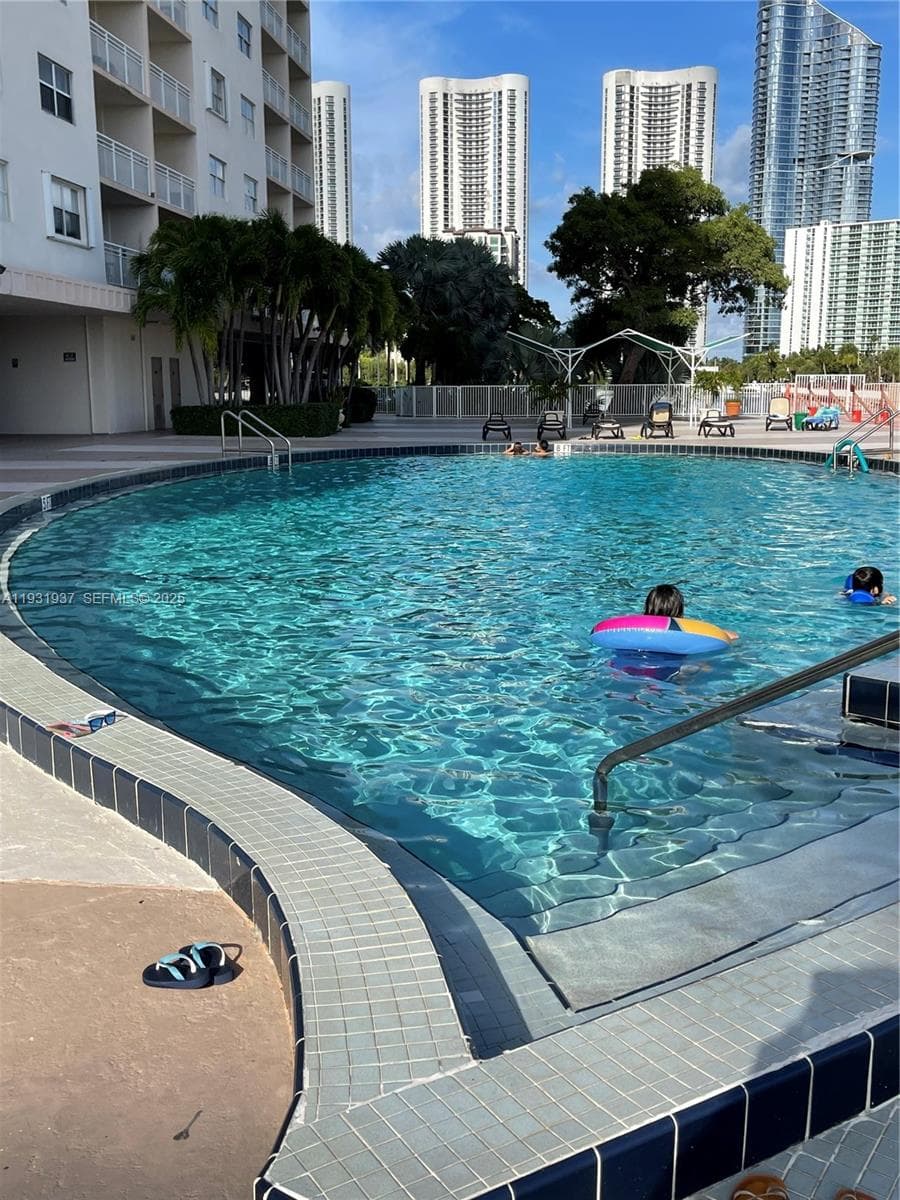 COASTAL TOWERS CONDO · #1131 in Sunny Isles Beach - Photo 4