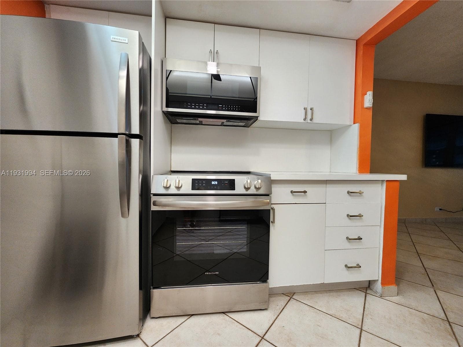 ALEXANDER TOWERS CONDO · #621 in Hollywood - Photo 7
