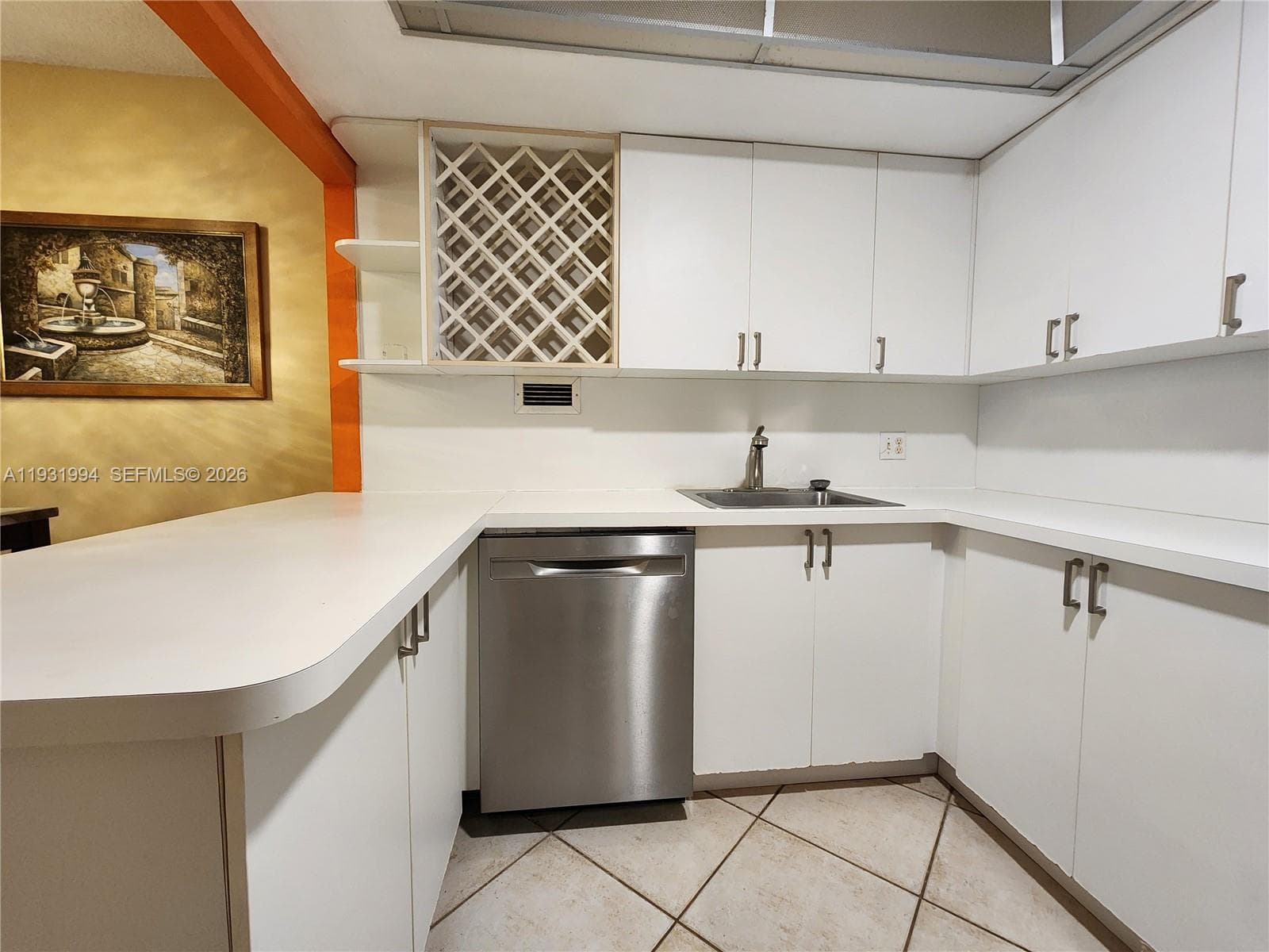 ALEXANDER TOWERS CONDO · #621 in Hollywood - Photo 5