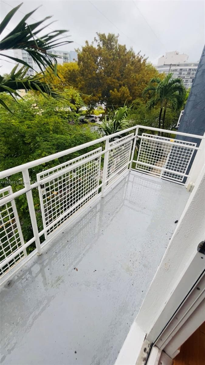 OCEANSIDE SEC ISLE OF NOR · #910 in Miami Beach - Photo 2