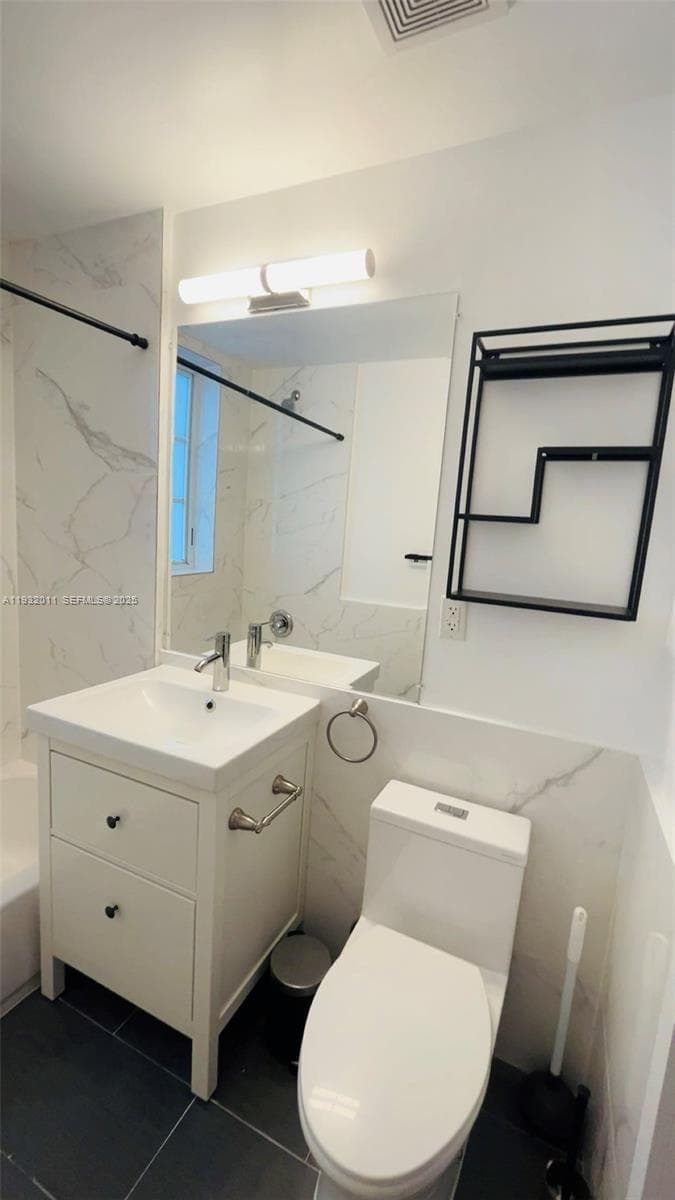 OCEANSIDE SEC ISLE OF NOR · #910 in Miami Beach - Photo 12