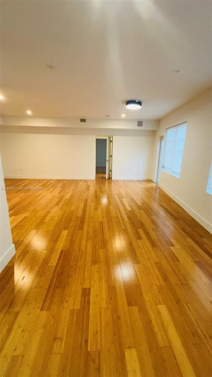 OCEANSIDE SEC ISLE OF NOR · #910 in Miami Beach - Photo 4