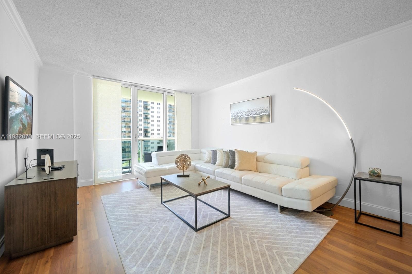 Ocean View Building B · #609 in Sunny Isles Beach - Photo 3