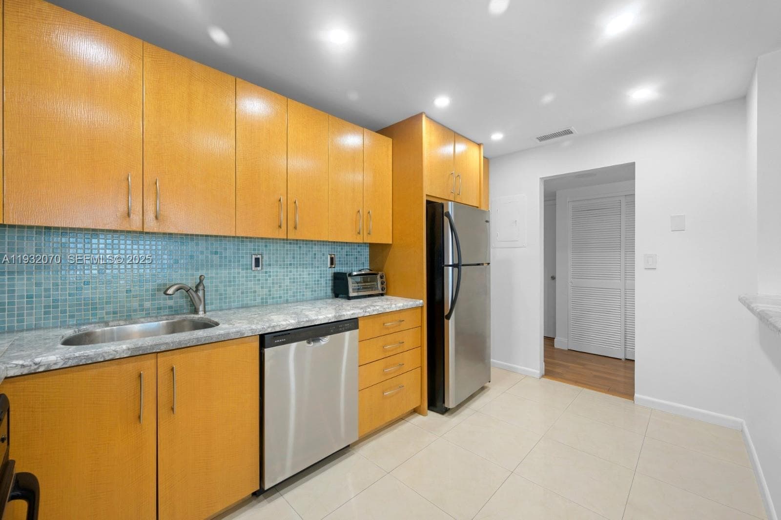 Ocean View Building B · #609 in Sunny Isles Beach - Photo 9