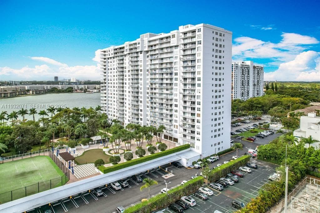 ADMIRALS PORT · #1504W in Aventura - Photo 46