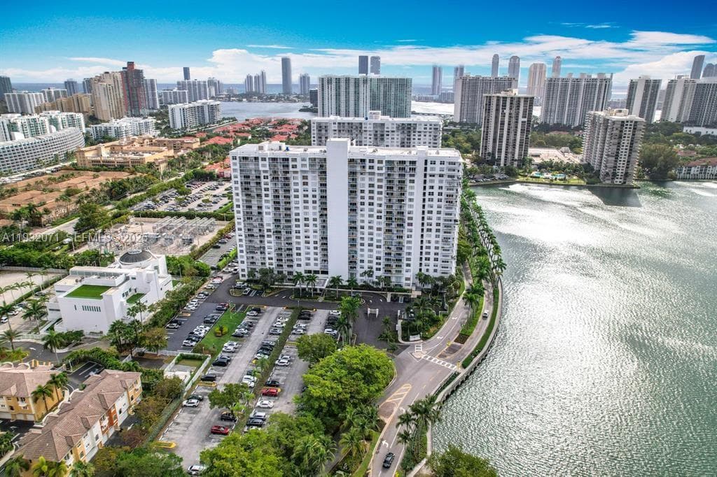 ADMIRALS PORT · #1504W in Aventura - Photo 3