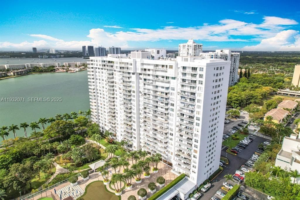 ADMIRALS PORT · #1504W in Aventura - Photo 49