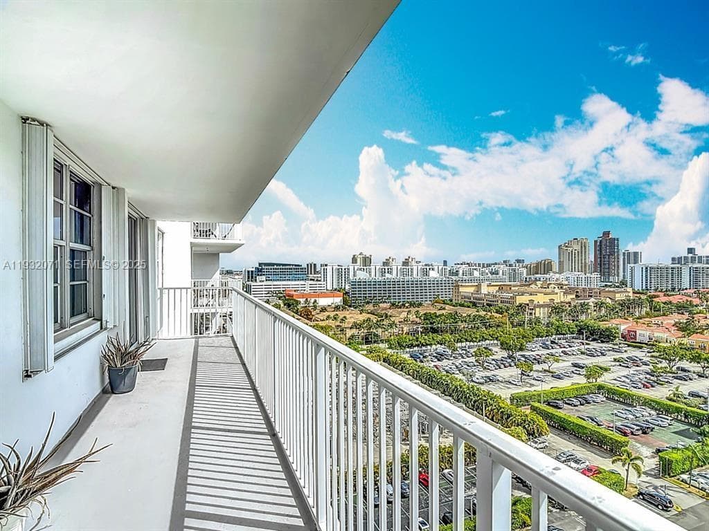 ADMIRALS PORT · #1504W in Aventura - Photo 45