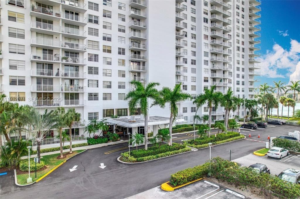 ADMIRALS PORT · #1504W in Aventura - Photo 11