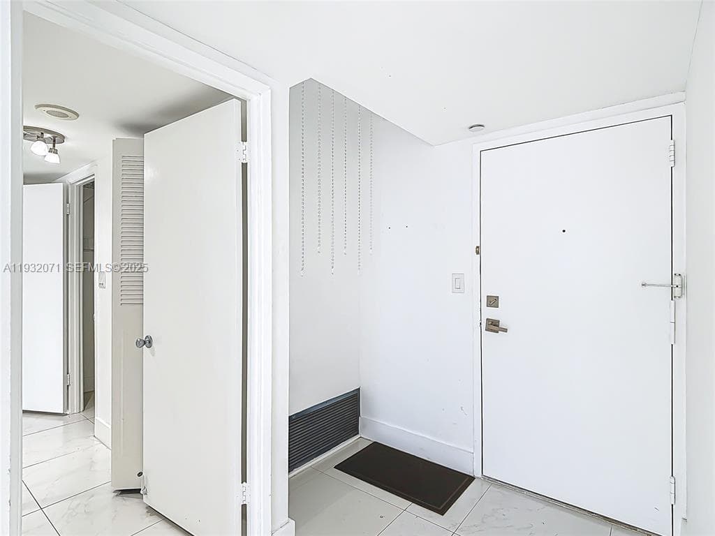 ADMIRALS PORT · #1504W in Aventura - Photo 19