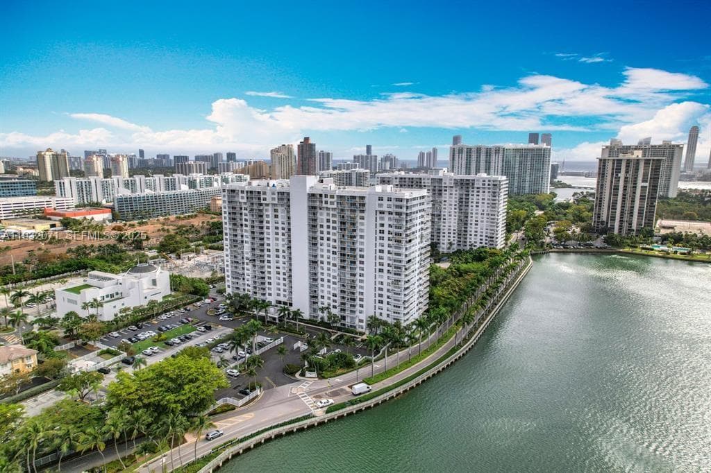 ADMIRALS PORT · #1504W in Aventura - Photo 4