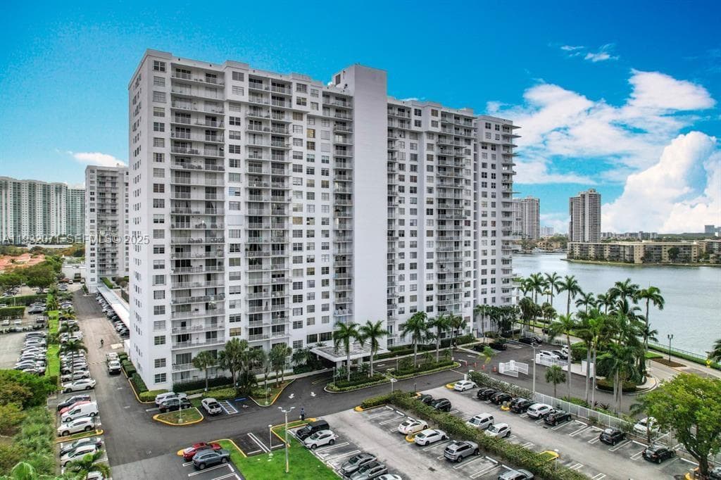ADMIRALS PORT · #1504W in Aventura - Photo 8