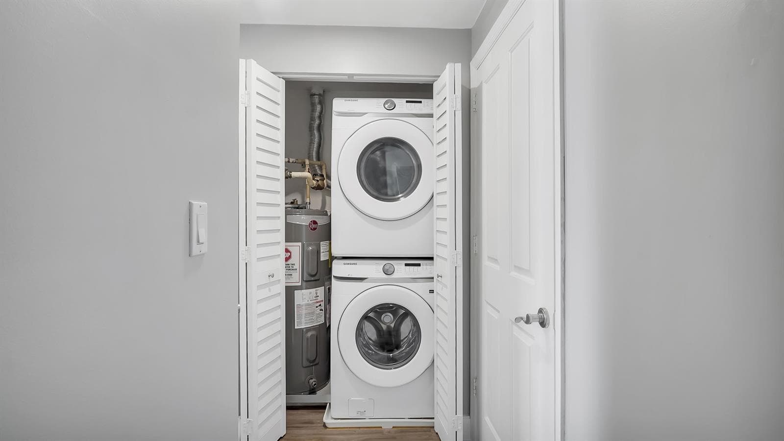 Full Sized Stacker Washer & Dryer
