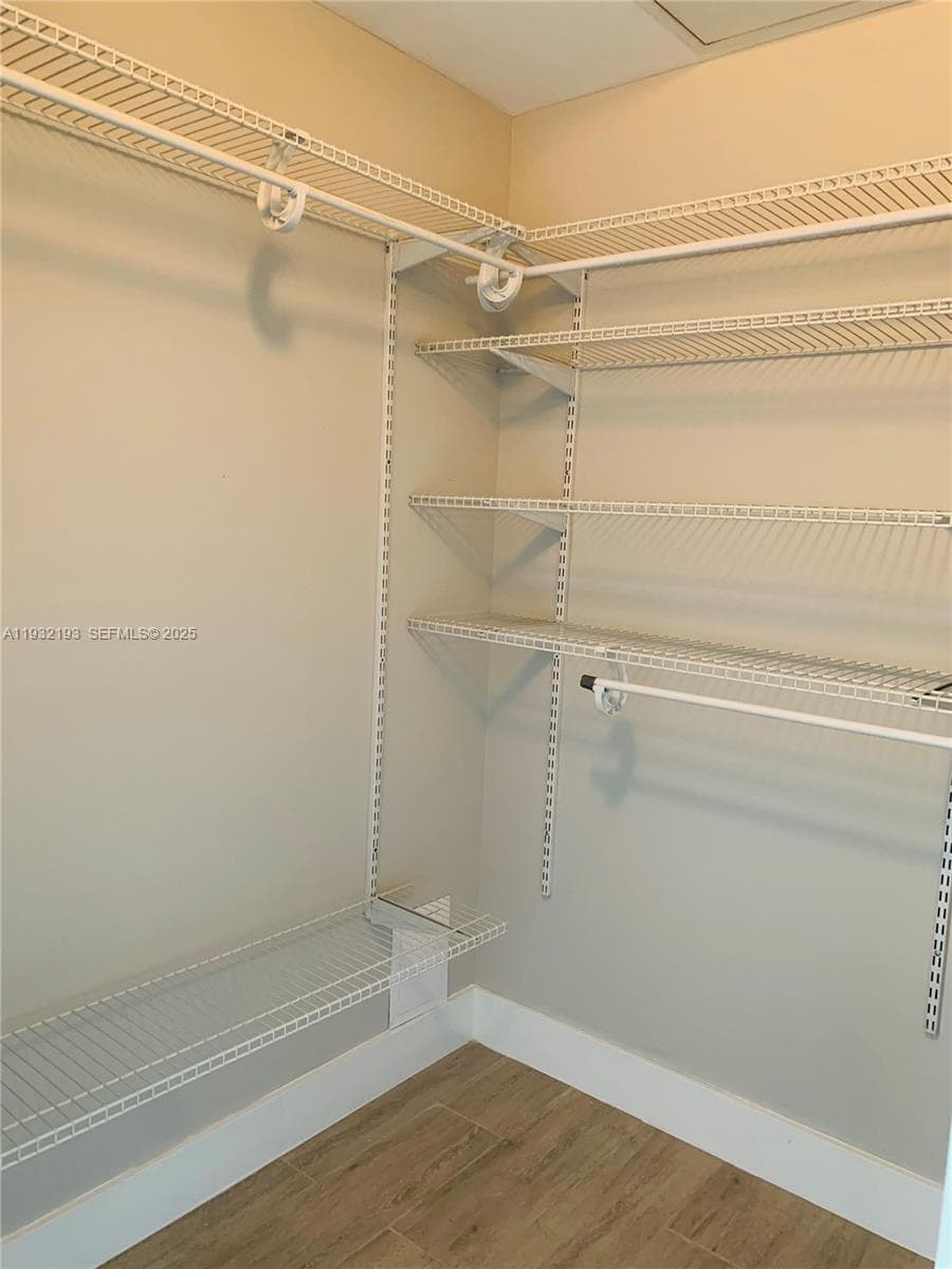 LENOX MANOR · #15 in Miami Beach - Photo 8