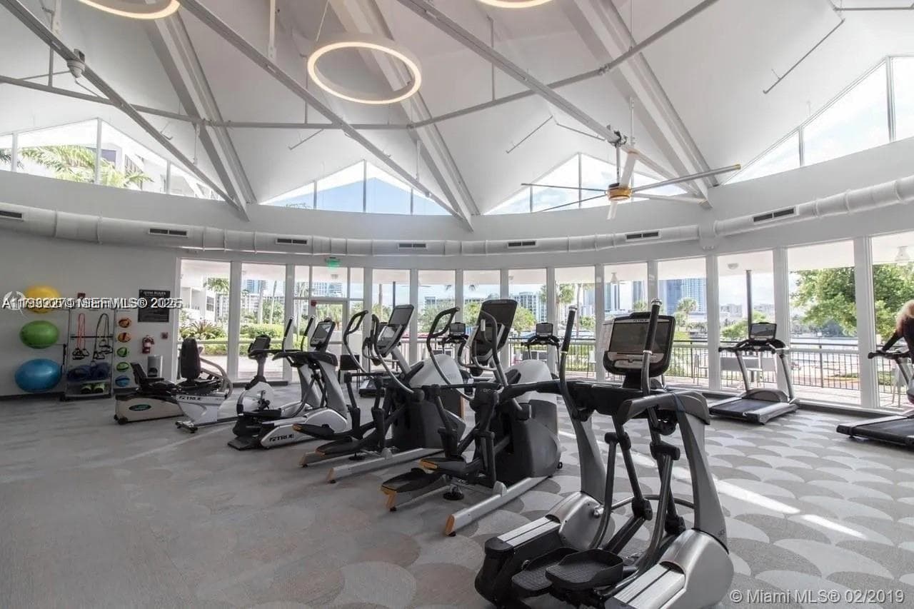 Olympus Condo · #1920 in Hallandale Beach - Photo 14