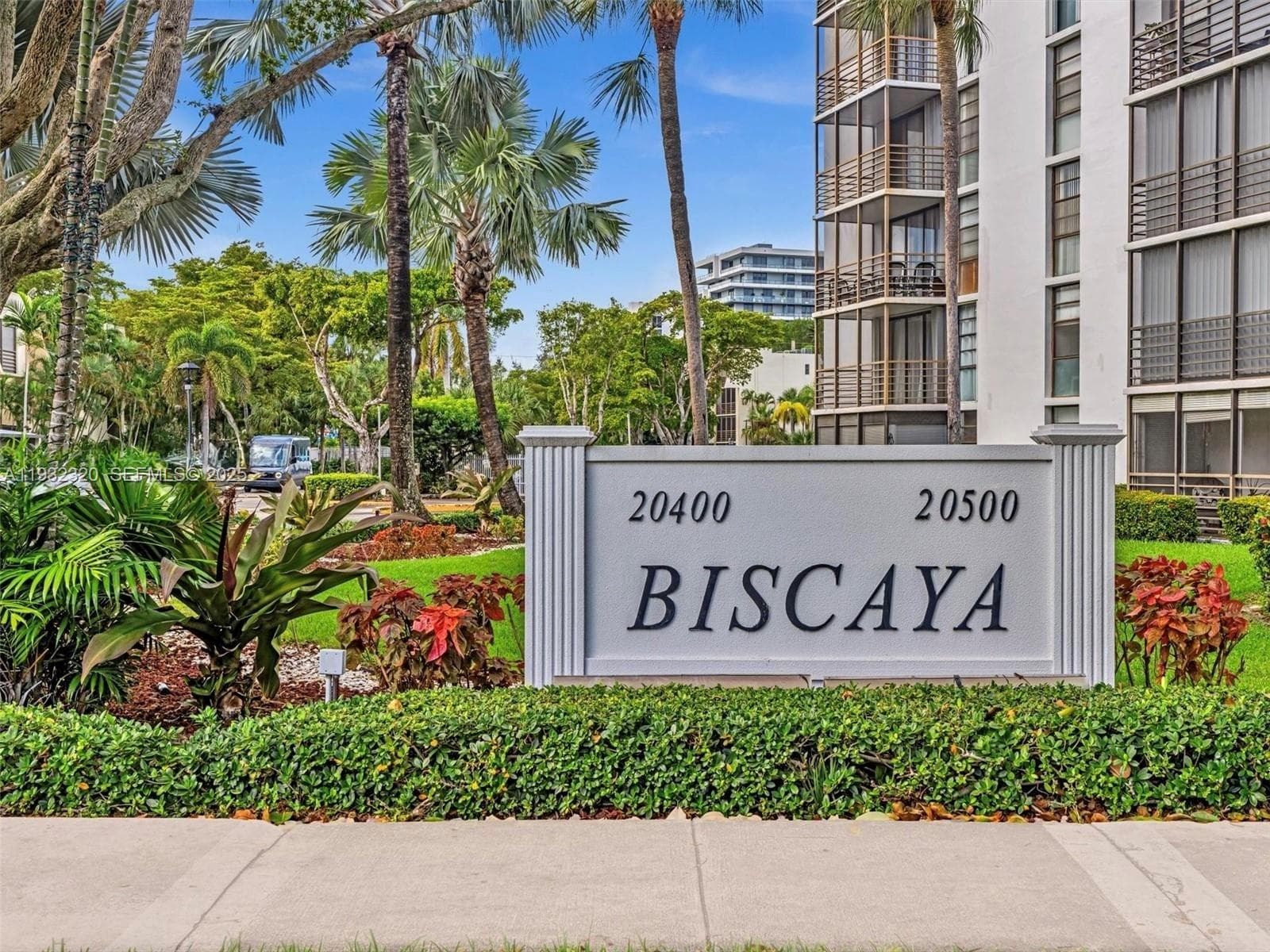 BISCAYA IV CONDO · #115 in Aventura - Photo 12
