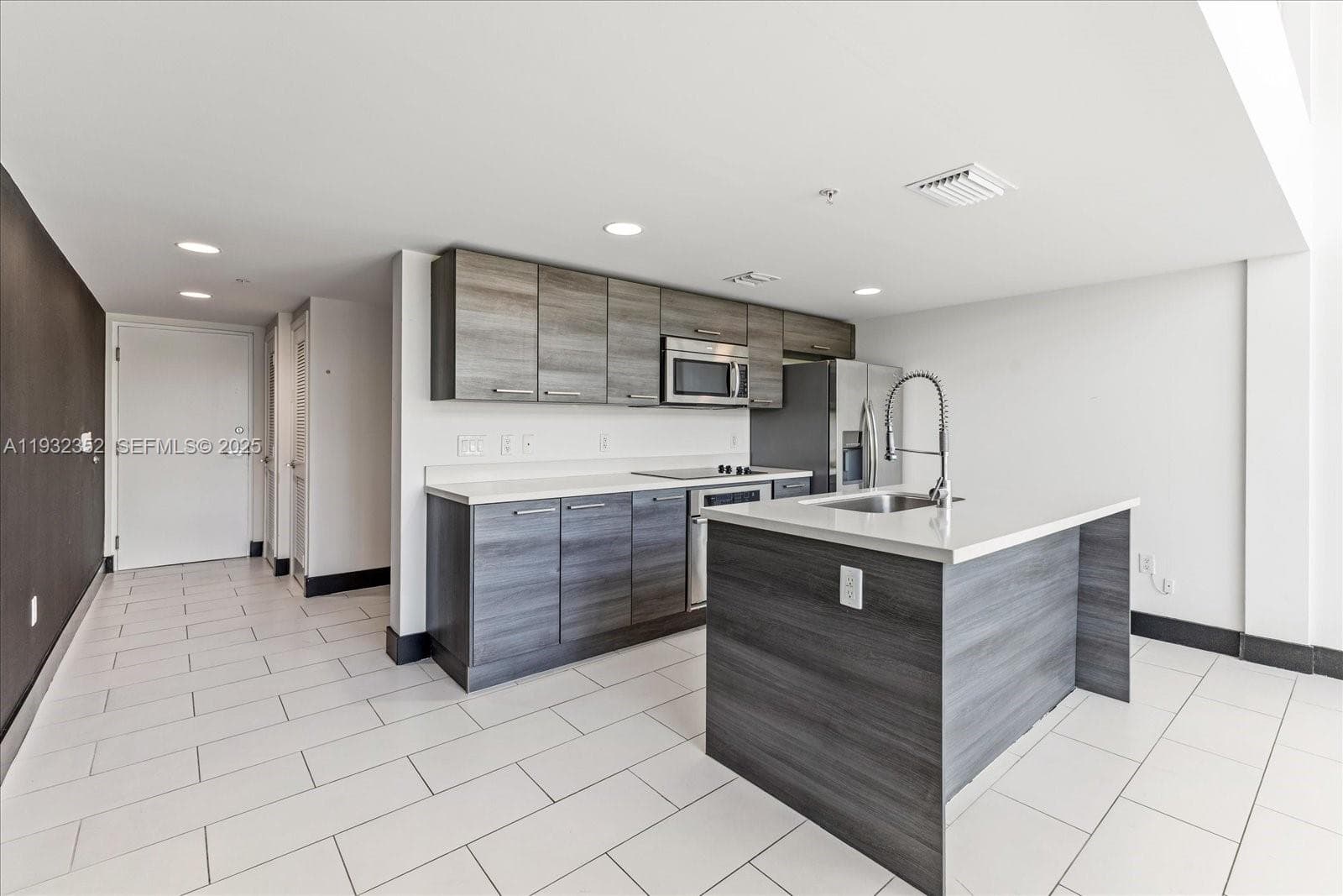 MERIDIAN 5 CONDO · #19 in Miami Beach - Photo 17