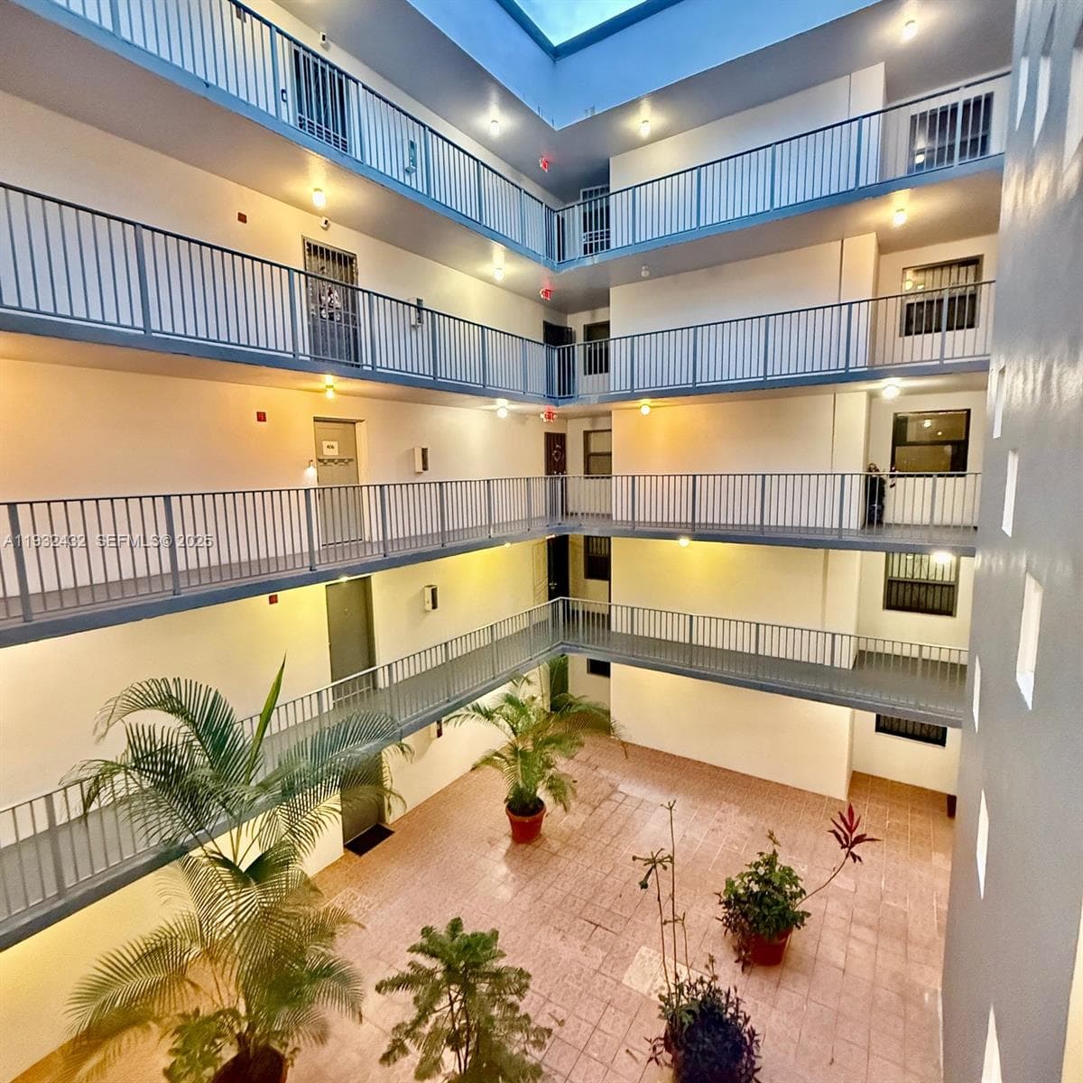 RIOPLAZA CONDOMINIUM SOUT · #403 in Miami - Photo 12