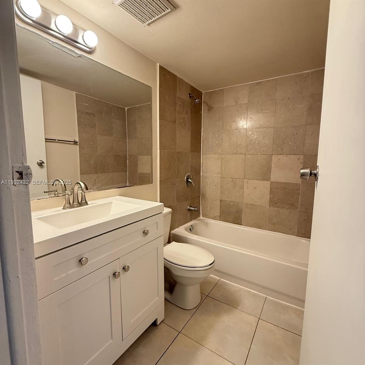 RIOPLAZA CONDOMINIUM SOUT · #403 in Miami - Photo 3