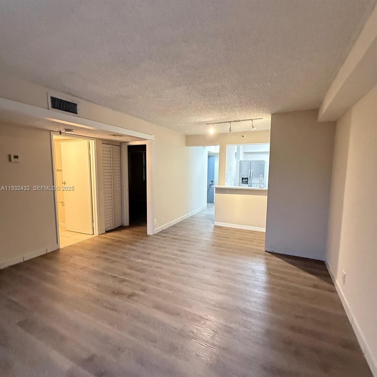 RIOPLAZA CONDOMINIUM SOUT · #403 in Miami - Photo 4