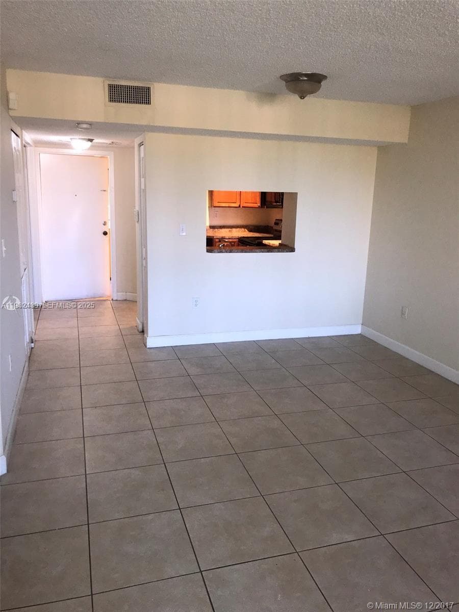 VERABELLA FALLS CONDO · #F-202 in Miami - Photo 3