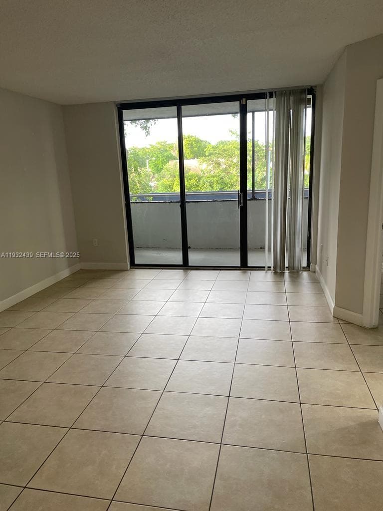 VERABELLA FALLS CONDO · #F-202 in Miami - Photo 15