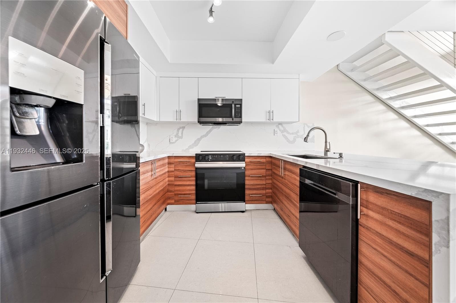 BAY VIEW LOFTS CONDO · #204 in Miami Beach - Photo 6