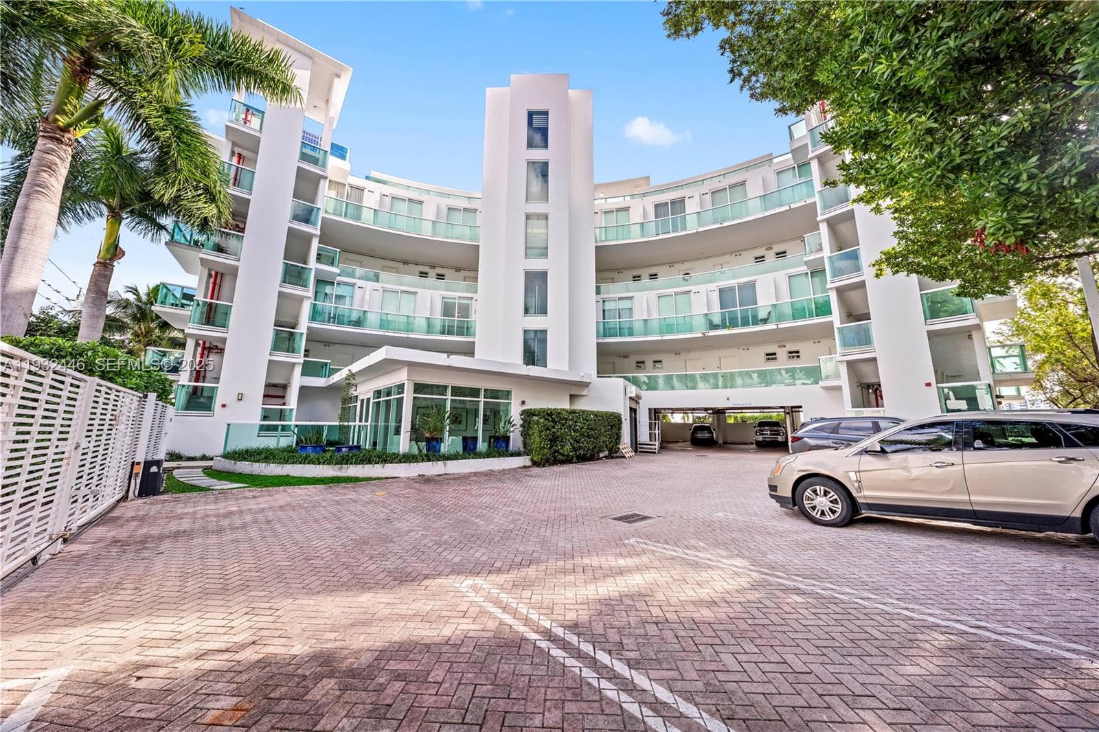 BAY VIEW LOFTS CONDO · #204 in Miami Beach - Photo 3