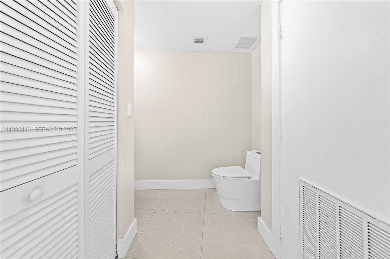 1/2 bathroom