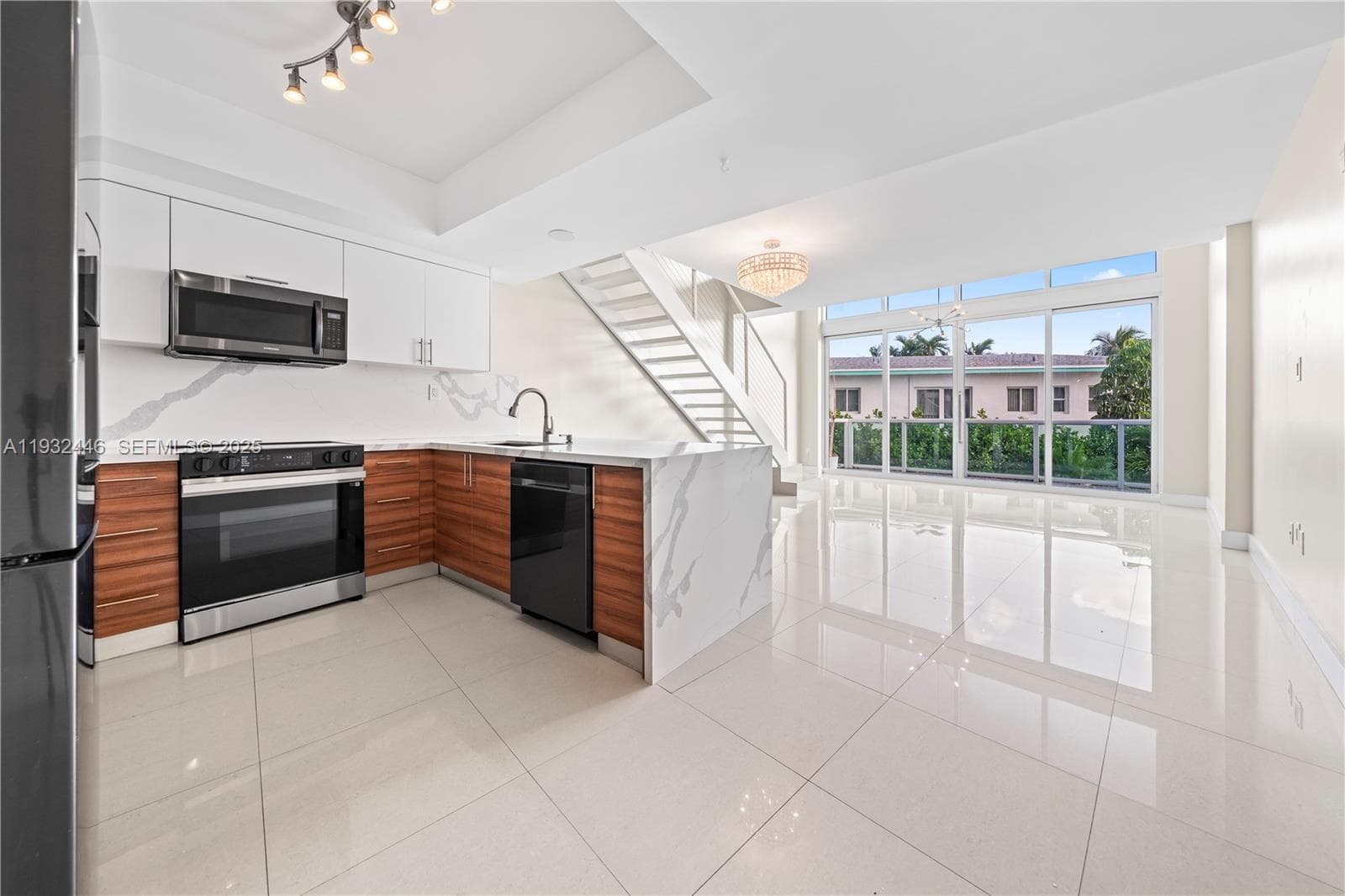 BAY VIEW LOFTS CONDO · #204 in Miami Beach - Photo 5