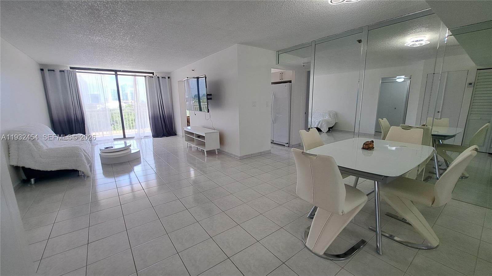 WINSTON TOWERS 600 CONDO · #508 in Sunny Isles Beach - Photo 2