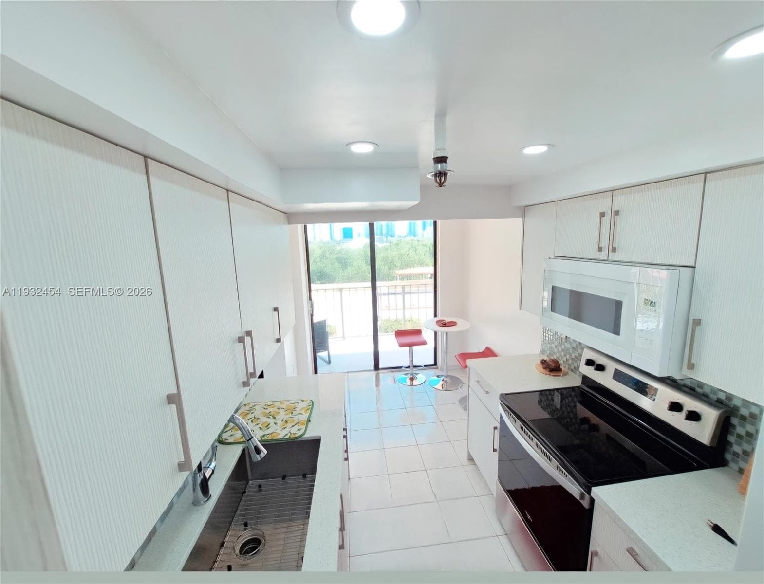 WINSTON TOWERS 600 CONDO · #508 in Sunny Isles Beach - Photo 6
