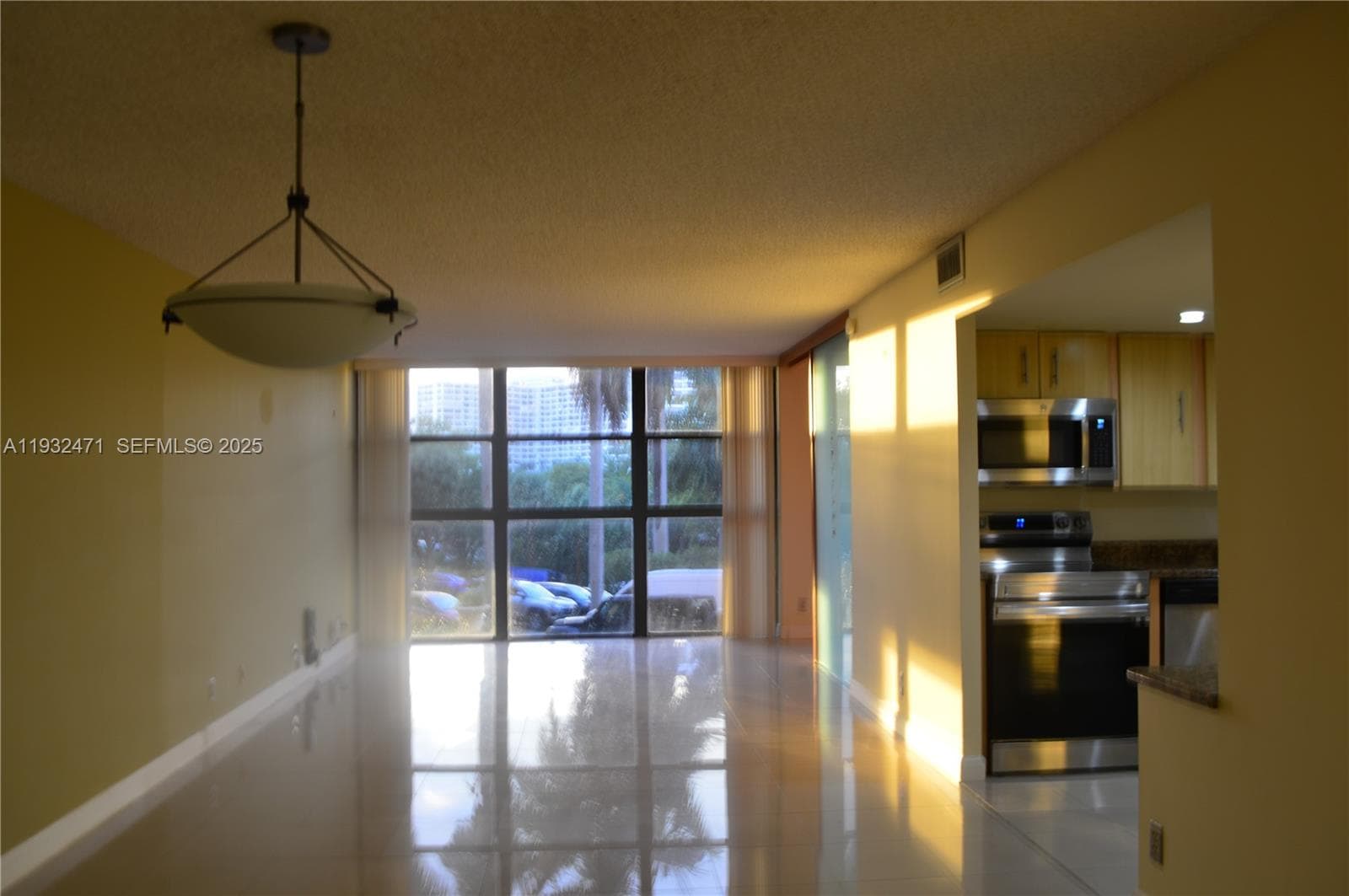 200 LESLIE · #303 in Hallandale Beach - Photo 7