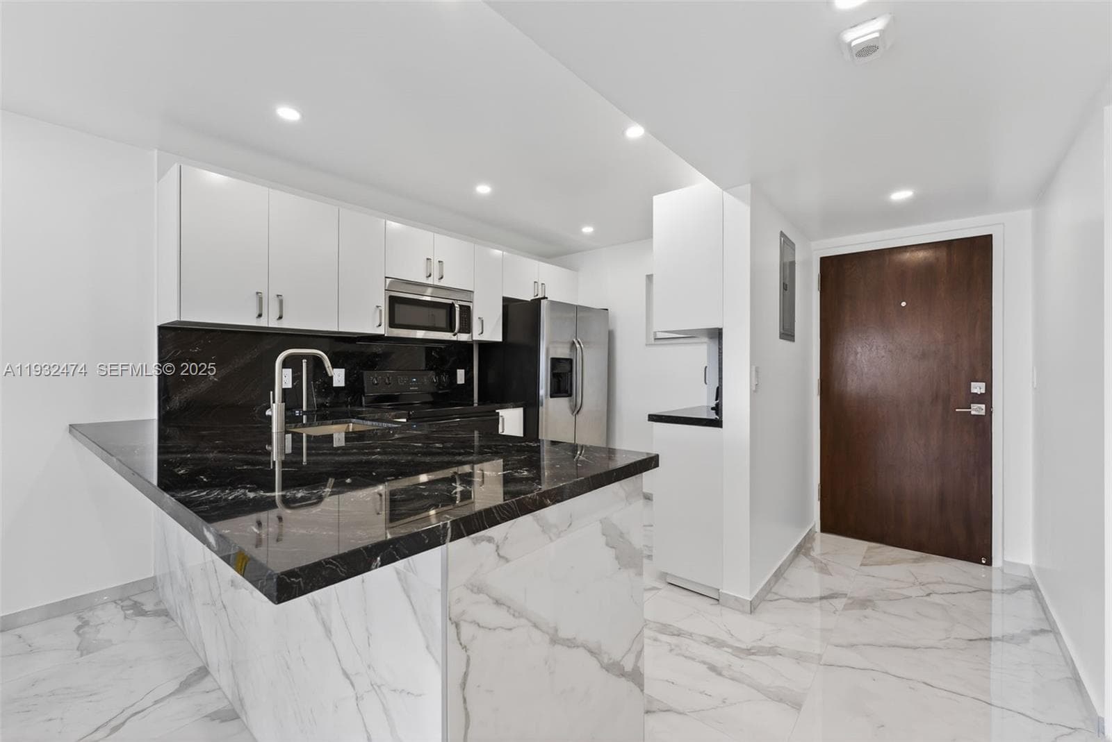 BYRON WATERVIEW CONDO · #401 in Miami Beach - Photo 2
